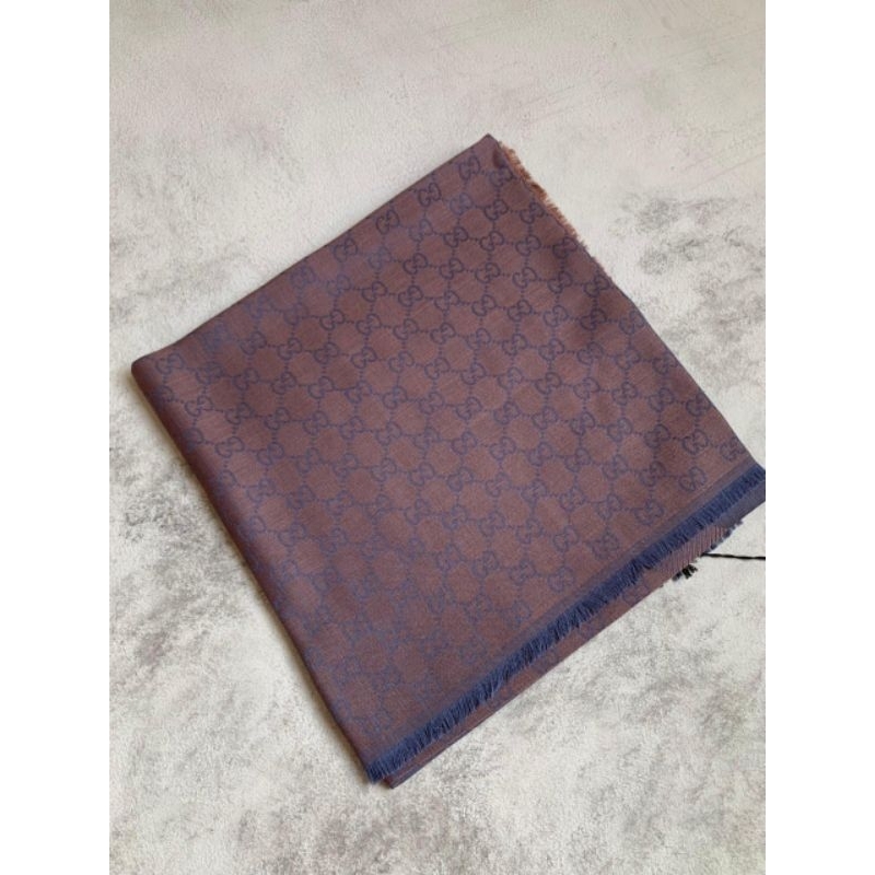 Gucci Shawl / Scarf size 140 x 140 Navy Brown