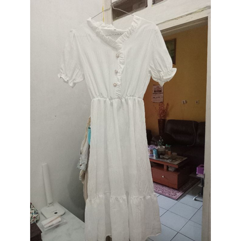 dress putih (korean look)