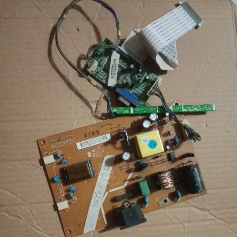 mesin monitor LG w 1642 S normal