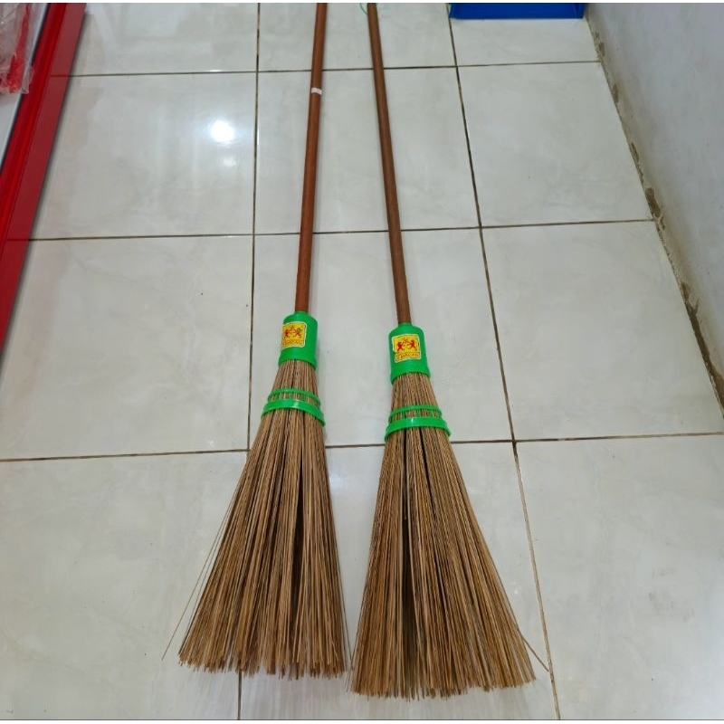 Sapu Taman 2 Macan Bentuk Bulat / Sapu Lidi