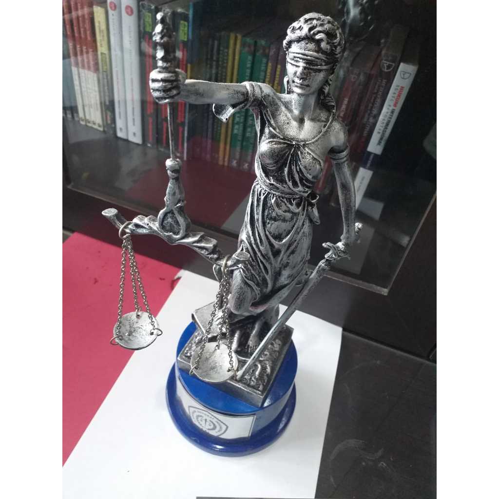 Patung Dewi Keadilan AAI (Asosiasi Advokat Indonesia)