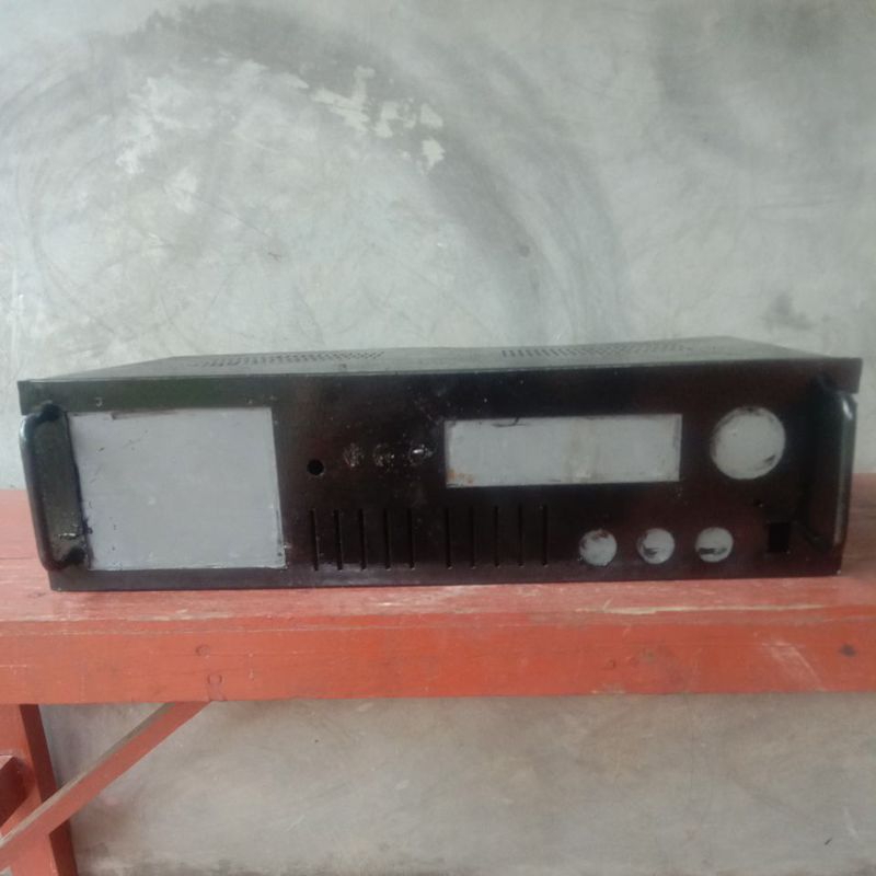 BOX AMPLIFIER BEKAS BESI TEBAL MUAT TRAVO 5 AMPER BESAR