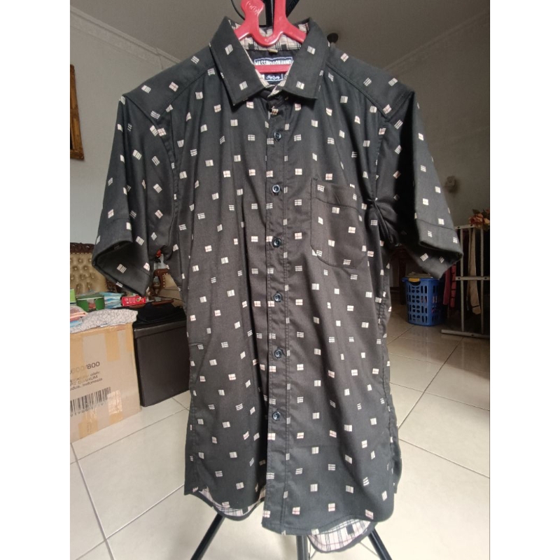 Kemeja Lengan Pendek Pria - Preloved