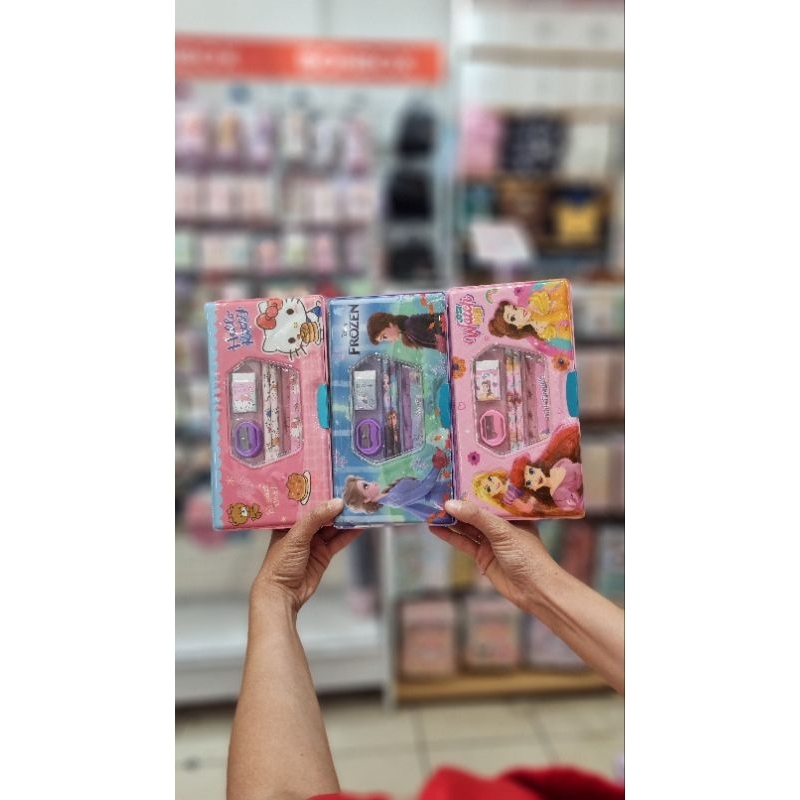 

Kotak Pinsil Disney Satu Set Lucu Random