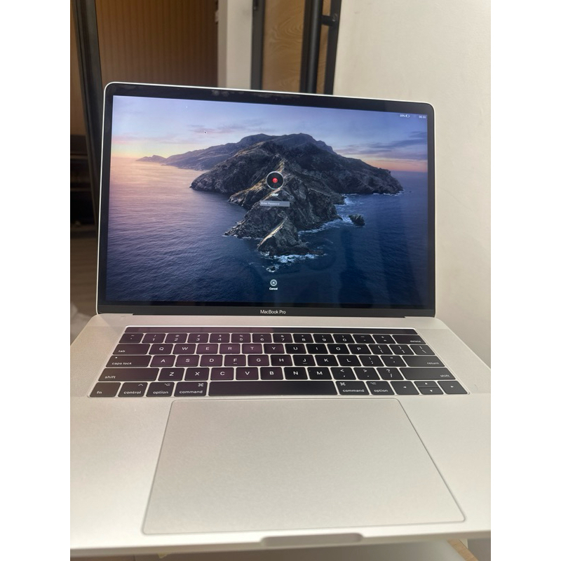 macbook pro 2017 15” 16/512 i7