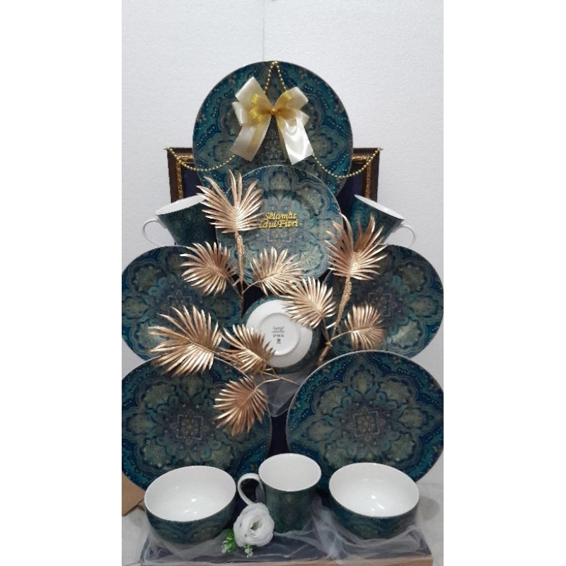 

Hampers / Parcel keramik SANGO bisa request design /khusus Surabaya dan sekitarnya