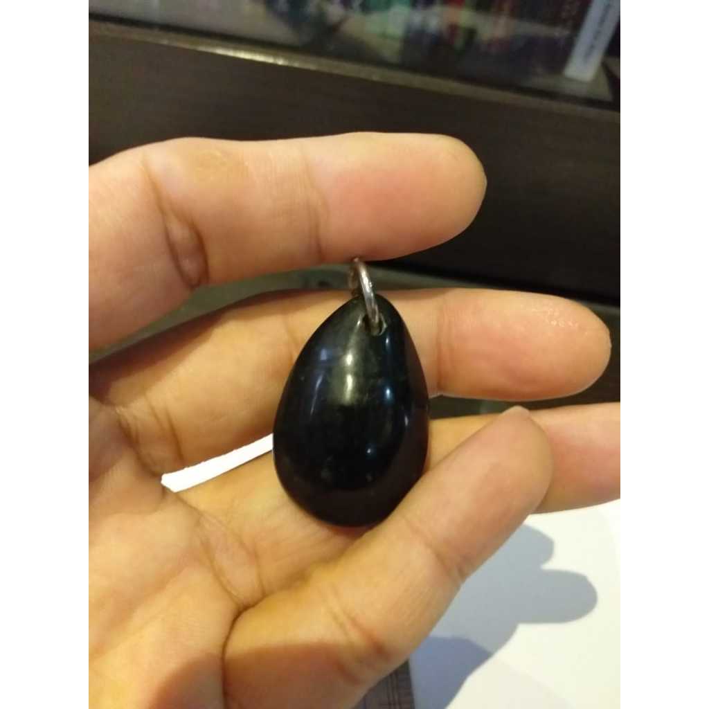 Liontin Black Jade Beraneka Bentuk