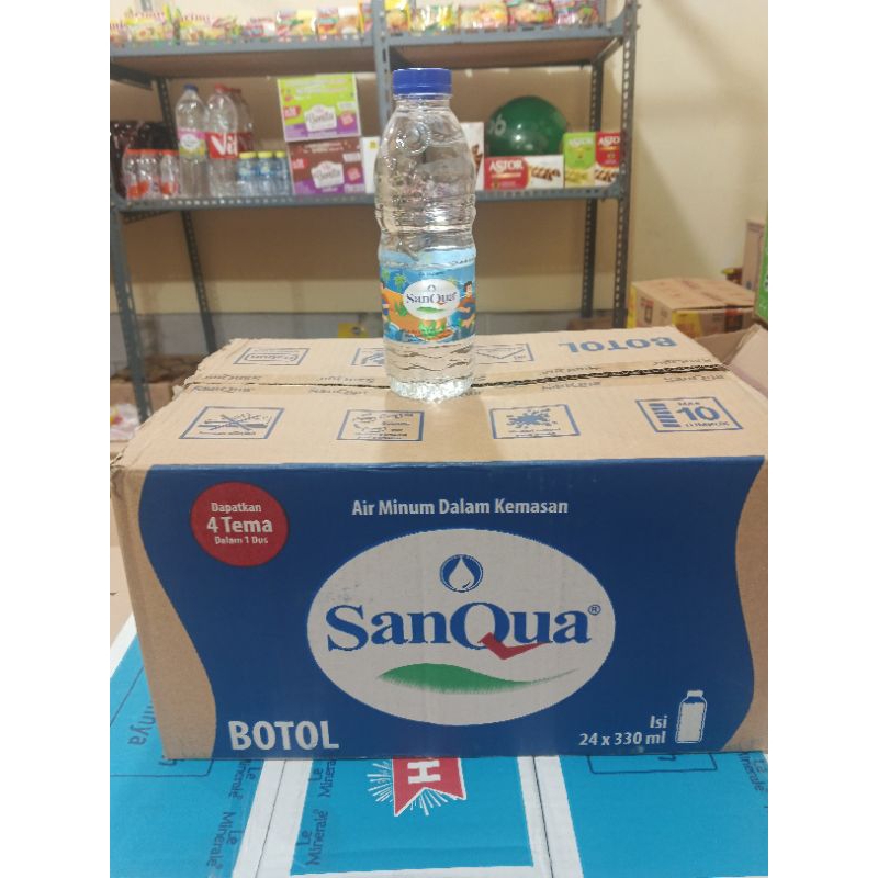 

Air Mineral SanQua 330 ML Isi 24 Botol