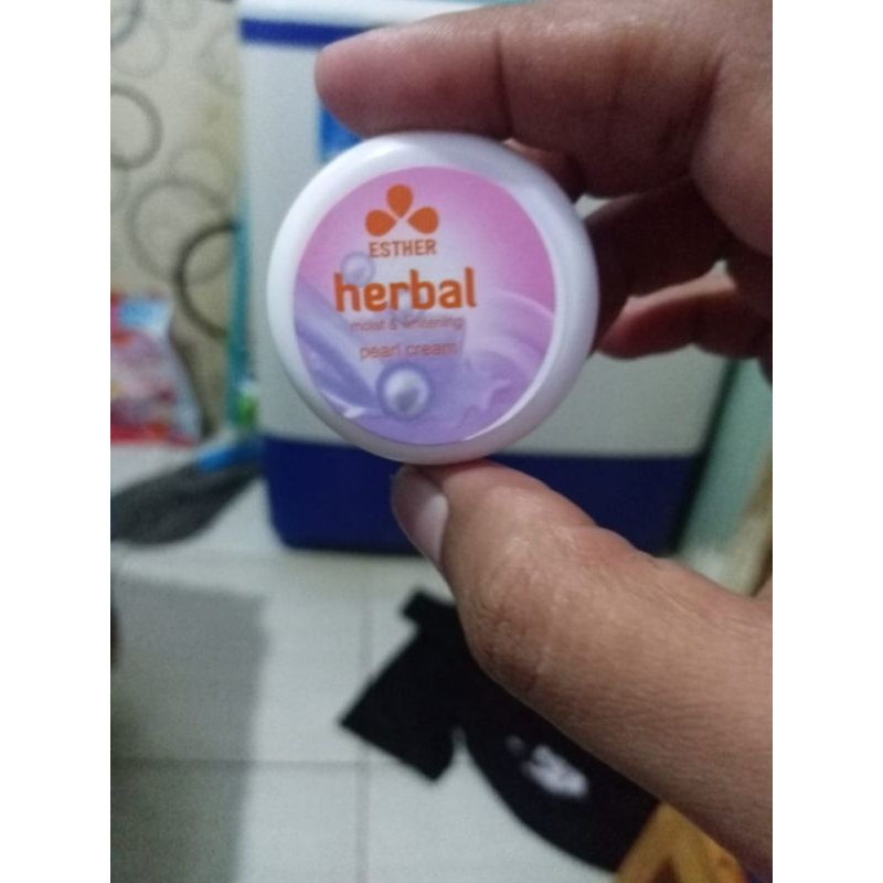 Cream Ester herbal