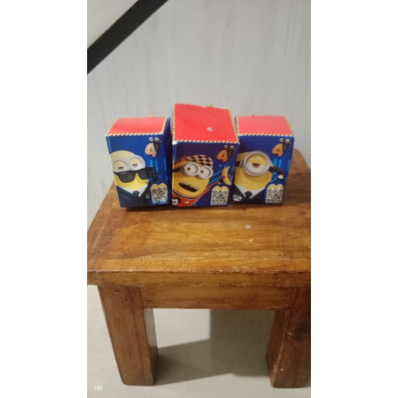happy meal minions 4