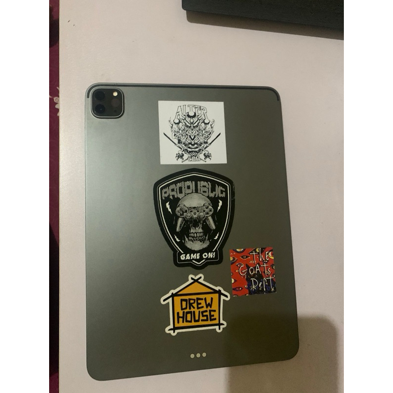 Ipad pro 11 inch 128gb wifi only Second