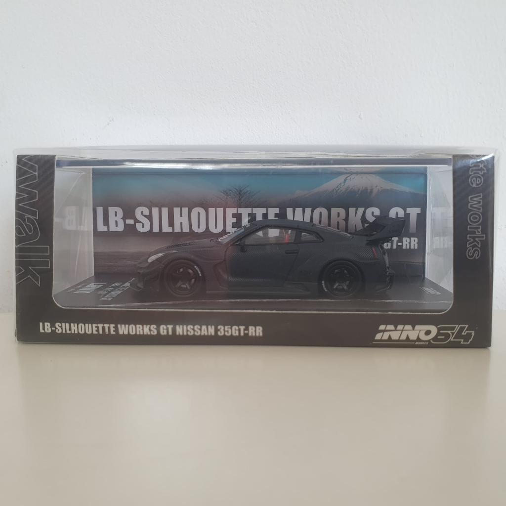Inno64 LB-Silhouette Works GT 1/64 (Nissan 35GT-RR, Full Dry Carbon, Liberty Walk LBWK, GTR GT-R R35