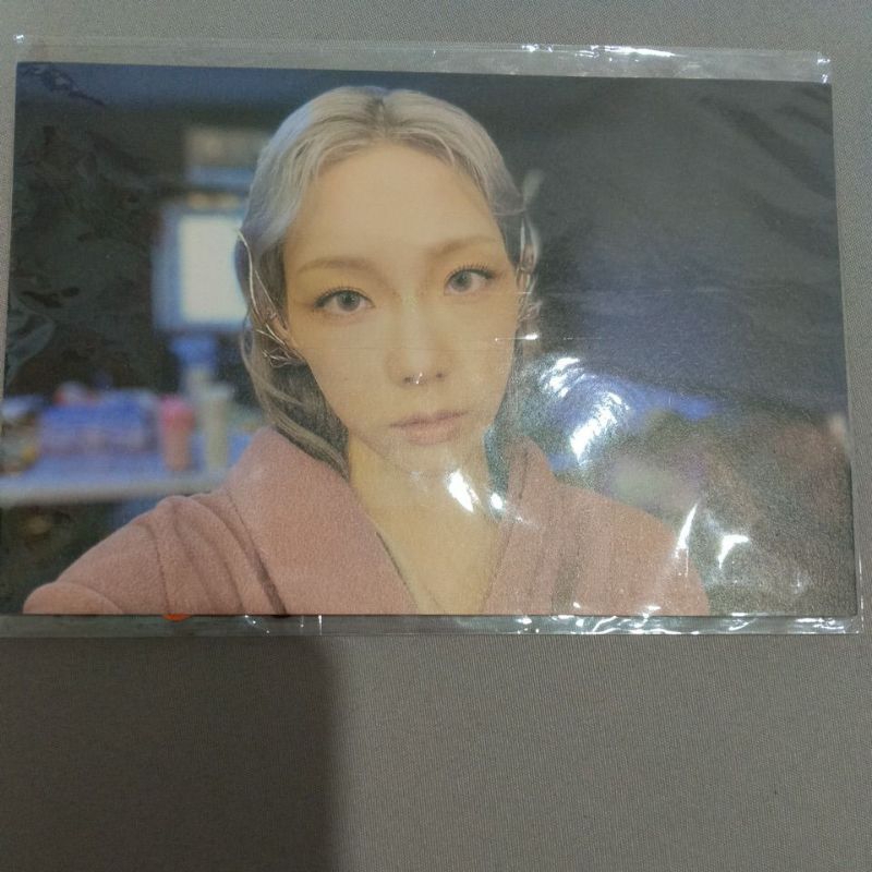 Taeyeon postcard album Invu