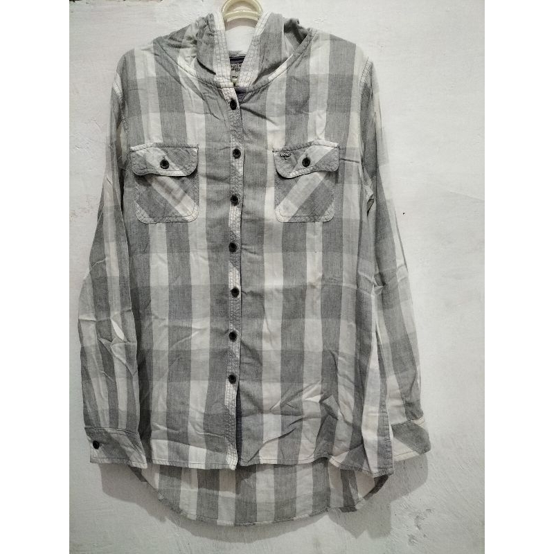 [PRELOVED] Kemeja Triset Wanita Kotak Abu-Abu