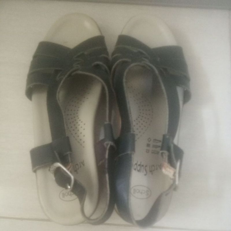 Sepatu sandal kulas wanita preloved branded
