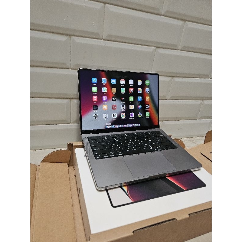 Macbook pro m1 2021 14 inch