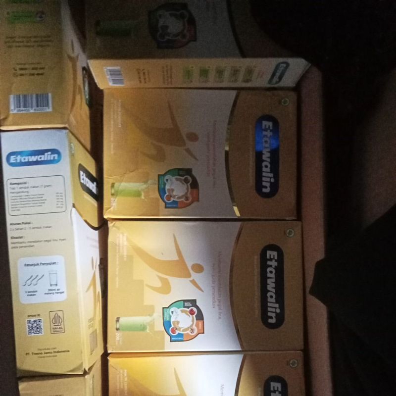 

susu bubuk kambing etawa super asli jaminan mutu.