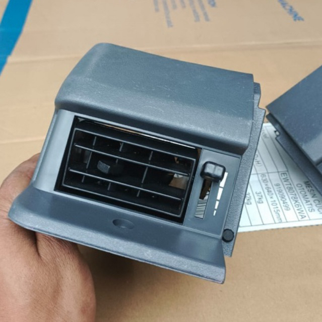 Panel AC Kisi-Kisi Kiri LH L300 Mitsubishi Mobil Asli Car