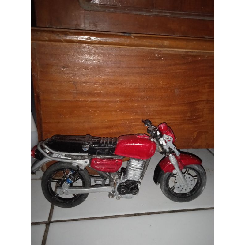 miniatur motor gl 100 bisa bongkar pasang