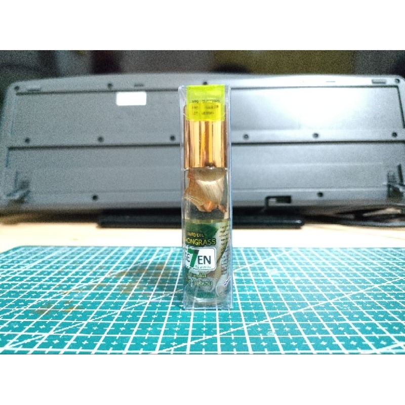 Minyak Angin Green 7 Herb Oil Balm Lemongrass Original Green Se7en Thailand 8ml