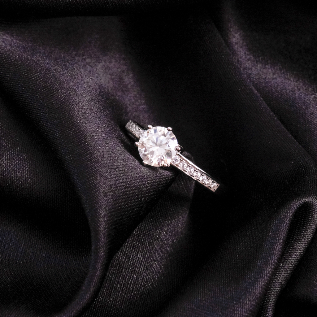 Eldiva Cincin Emas Dorcas Ring Moissanite Diamond 18K Gold Plated