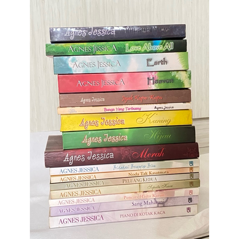 Novel Agnes Jessica - Piano di Kotak Kaca//Sang Maharani//Jejak Kupu Kupu//Love above all [preloved]