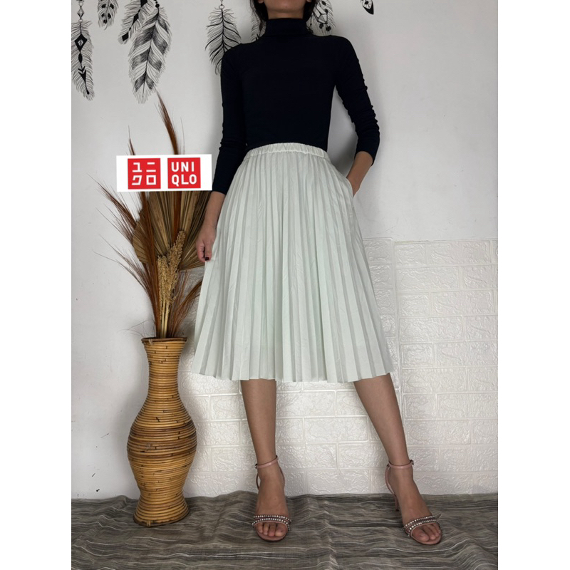 Uniqlo pleated | preloved rok uniqlo