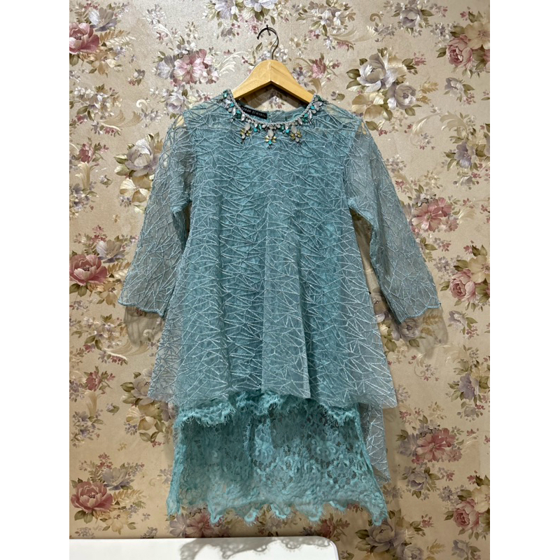 Preloved Top Sarah Dewanto Dress Atasan Lebaran Pesta Kondangan