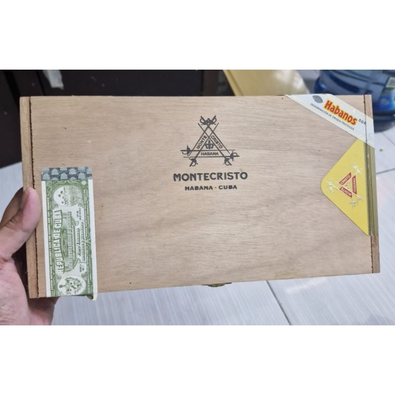 Kotak Kayu Bekas from Cuba untuk Hiasan