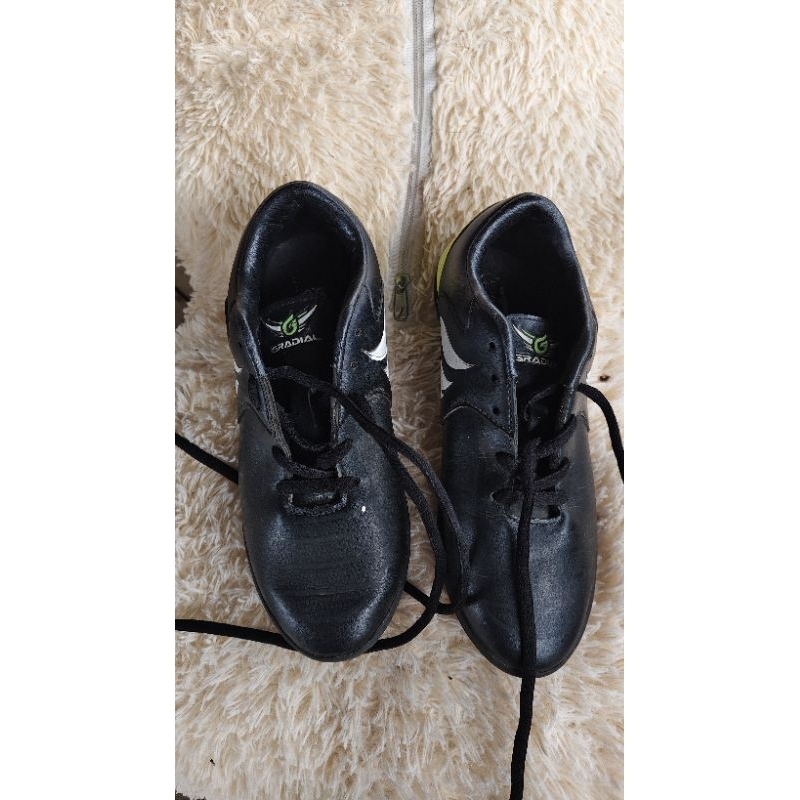 sepatu futsal second