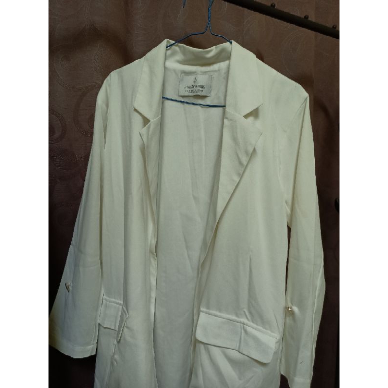 [ BAJU PRELOVED ] Blazer Putih Stradivarius Atasan Wanita Broken White Branded