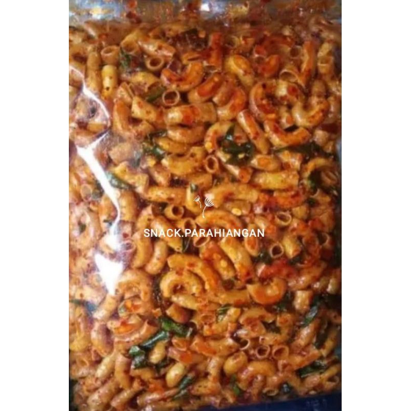 

makaroni kriuk cikruh pedas daun jeruk makaroni bantat isi 500gram