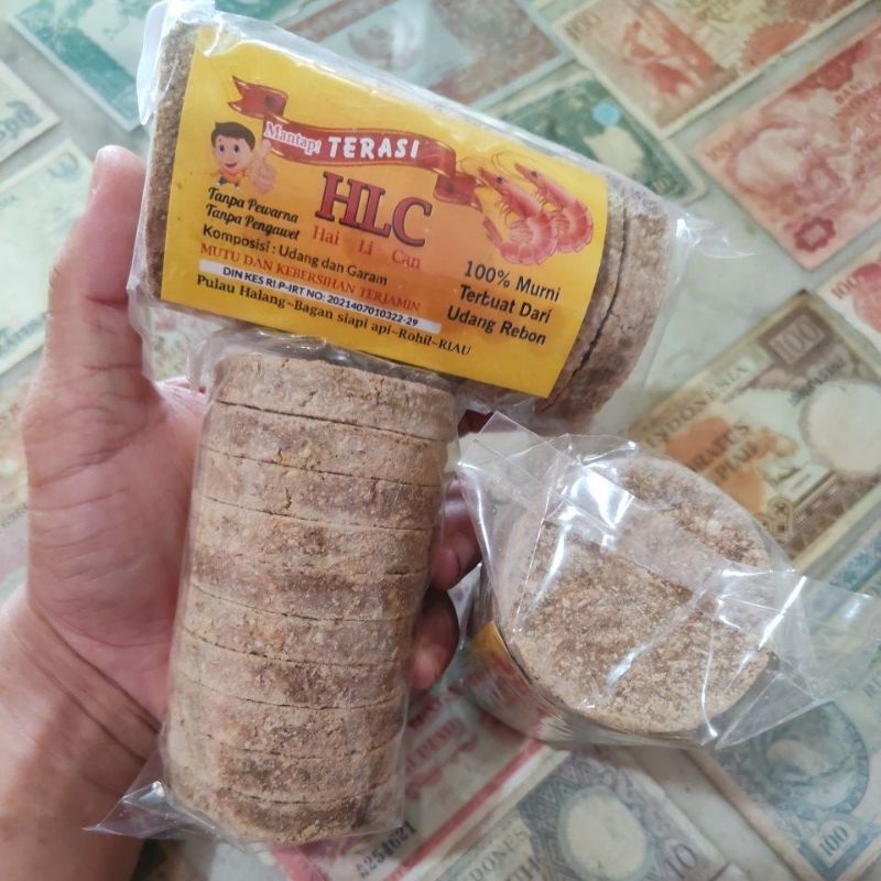 

Terasi Kering Asli Udang Rebon (10pcs -+270gram) Higenis dan bersih....HALAL