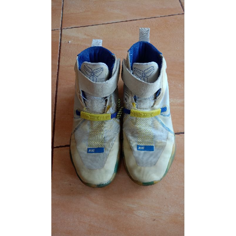 Kobe AD Nxt FF Size 42 (7.5) tag sempel