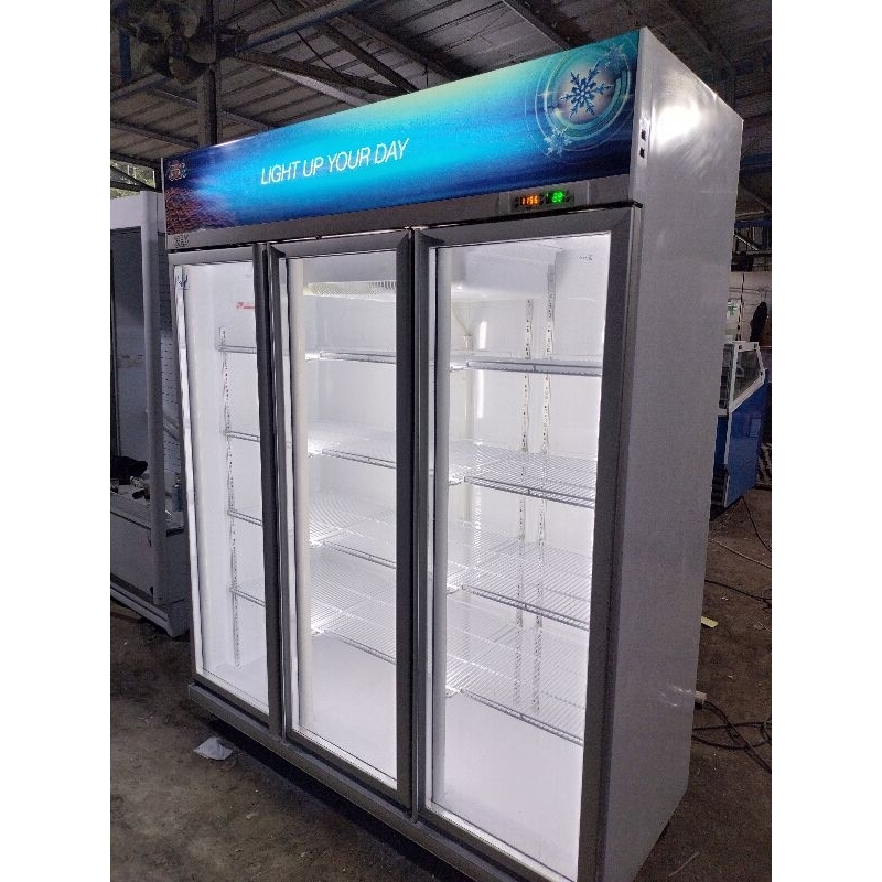 Showcase Gea 3 pintu second