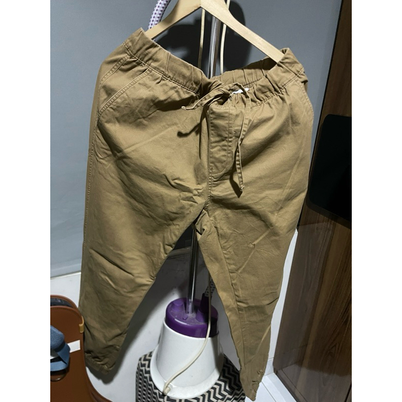 ON Jogger old navy khaki