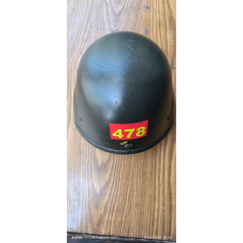 Helm/helmet perang / kuno/ jadul original/helem tentara/478
