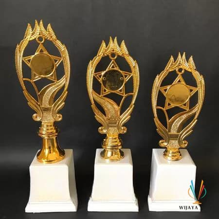 Piala Surabaya 1 set Piala 1 Set Tatakan Putih