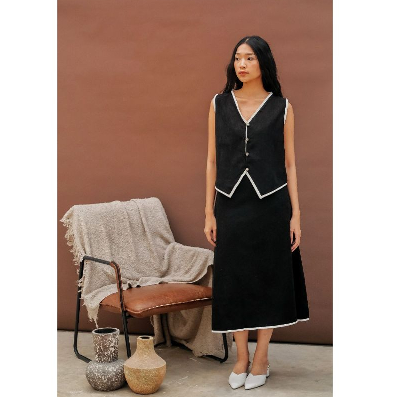 WBR Soil Set l Setelan Atas Vest dan Rok A Linen