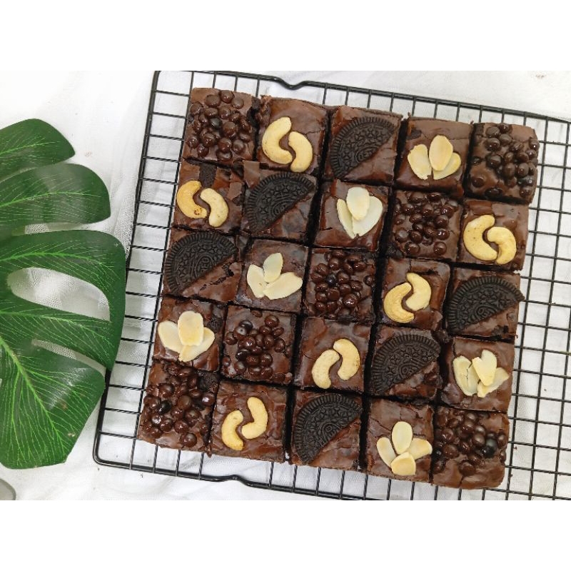 

BROWNIES SHINY CRUST bronis panggang fudgy bronis bronis sekat