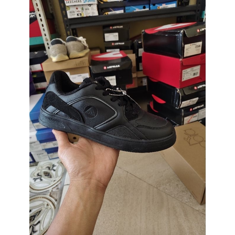sepatu sekolah smp/sma airwalk balkis
