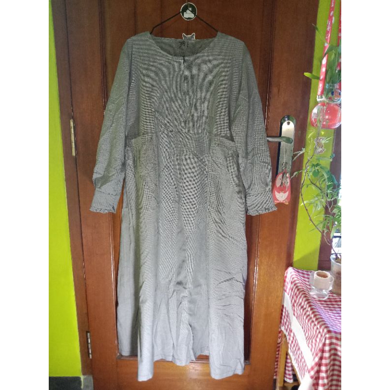 preloved  gamis baju abu kotak kecil