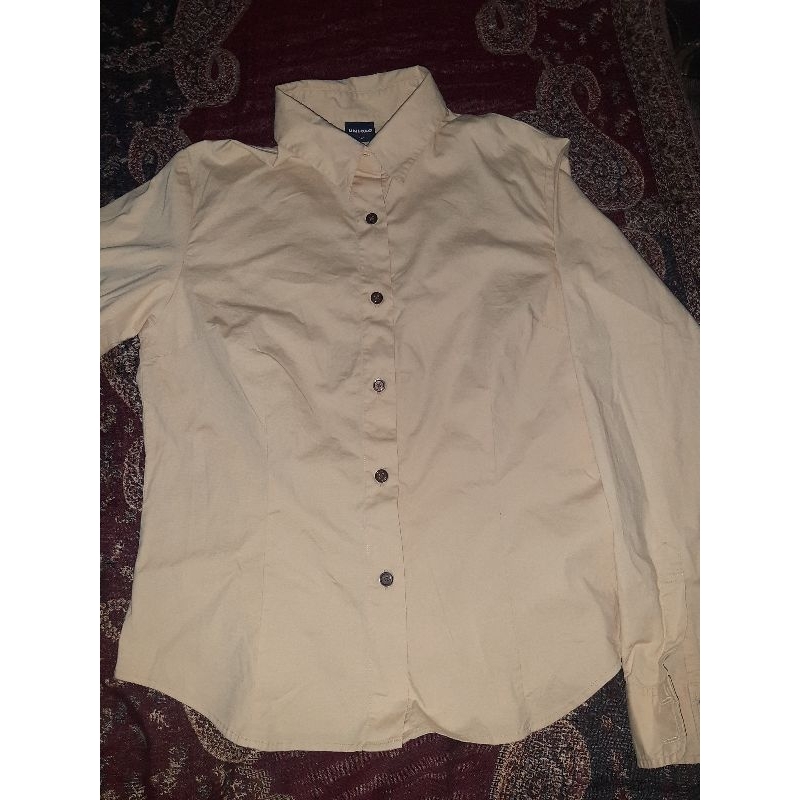 kemeja slim fit wanita