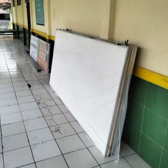 

- Whiteboard - Papan Tulis Rangka List Almini 120 x 240 cm