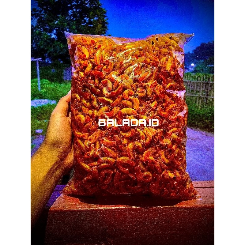 

Makroni Bantat PEDAS daun jeruk Kemasan 1 Kg