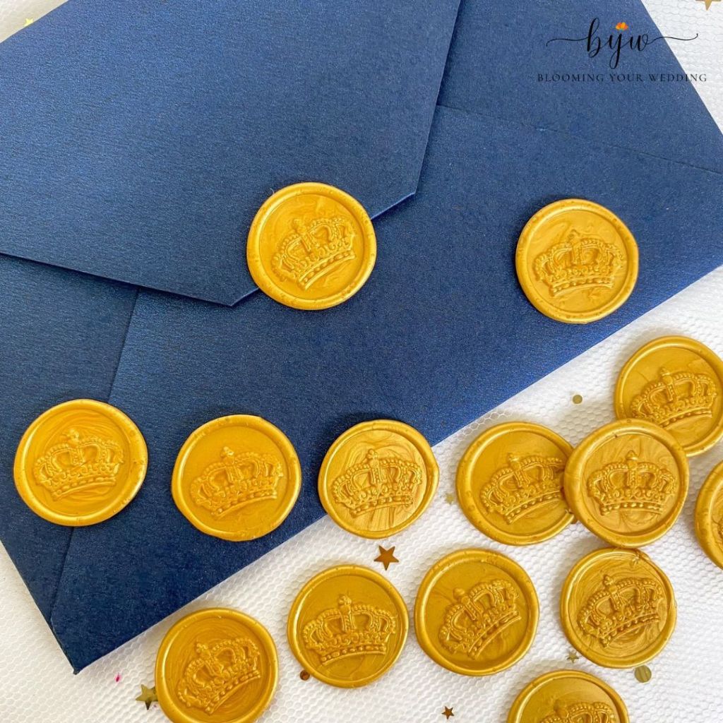 

Royal Crown - 1 Pcs seal wax coin sticker siap pakai ready stock (Include double tape) / souvenir pernikahan / accesories / calligraphy