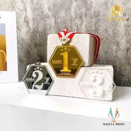 Medali Emas Akrilik Gold Medali Akrilik Gold Medali Emas Grafir Medali Akrilik