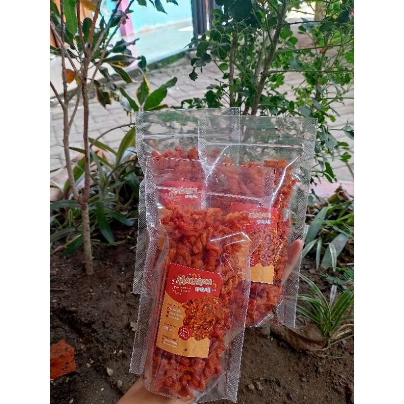 

Makaroni spirall pedas manis