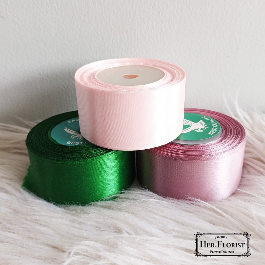 

PITA SATIN 1 1/2 INCH / 4 CM PER METER / PER ROLL PITA KADO 4CM GIFT BOUQUET BUNGA DEKORASI