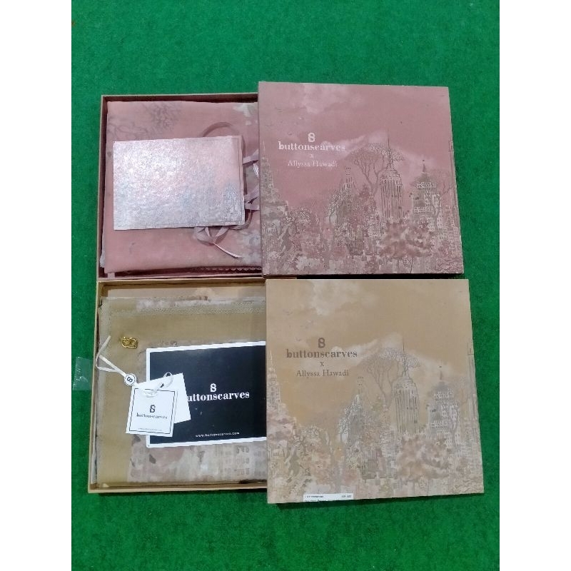 BUTTONSCARVES NEWYORK 1 rare item